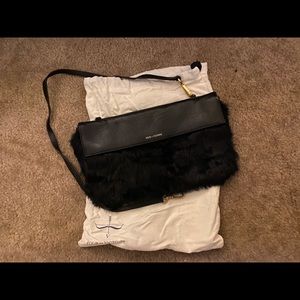 Pour La Victoire Fur Clutch Black